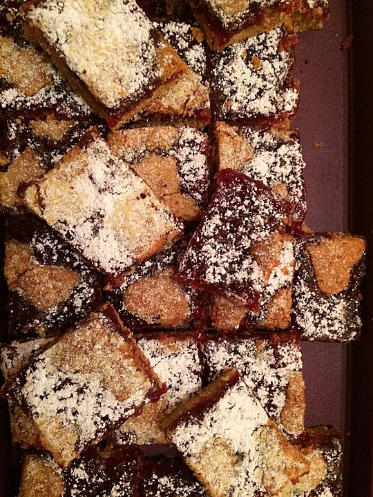 Linzer Torte Vom Blech Mit Preiselbeeren Von Maria0503 Chefkoch