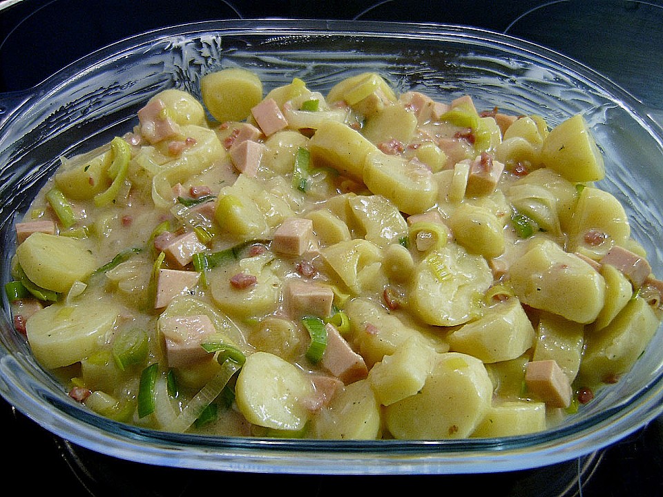 Überbackene Béchamel Kartoffeln mit Fleischwurst von fachai Chefkoch