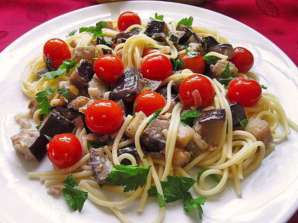 Spaghetti Mit Aubergine Und Tomaten Von Trekneb Chefkoch