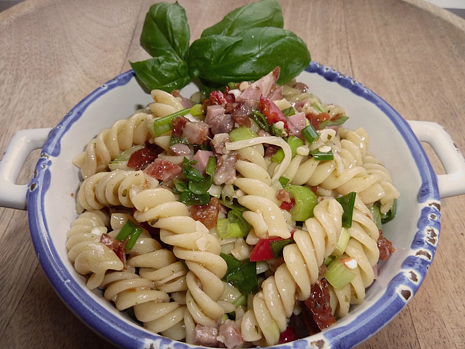 Nudelsalat Auf Italienisch Von Kreinzru Chefkoch