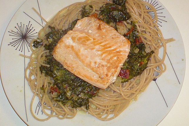 Spaghetti Mit Lachs Spinat Und Getrockneten Tomaten Von Soskoechin