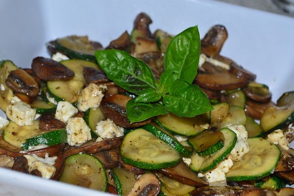 Champignon Zucchini Pfanne Mit Feta Chefkoch