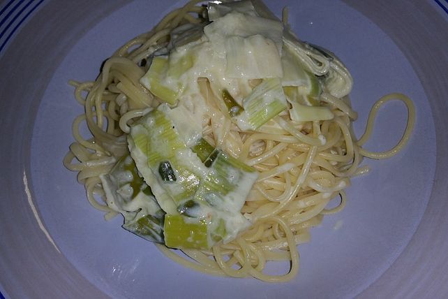 Spaghetti Mit Lauch Sahne Sauce Von Evadrei Chefkoch