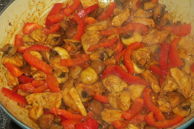 Schweinegeschnetzeltes Mit Paprika Champignons Und Reis Chefkoch