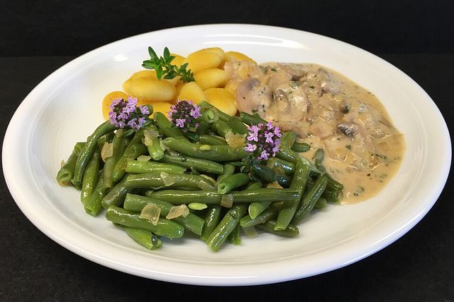 Grüne Bohnen mit Zwiebeln in Butter geschwenkt von badegast1 Chefkoch