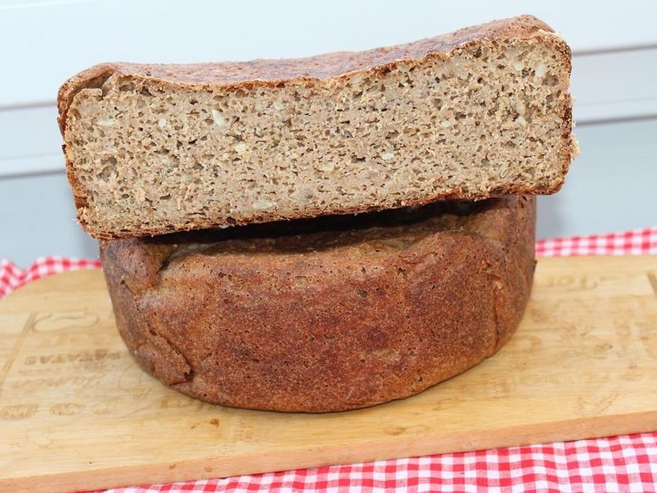 Dinkel Weizen Braunhirse Vollkornbrot Mit Sonnenblumenkernen Und