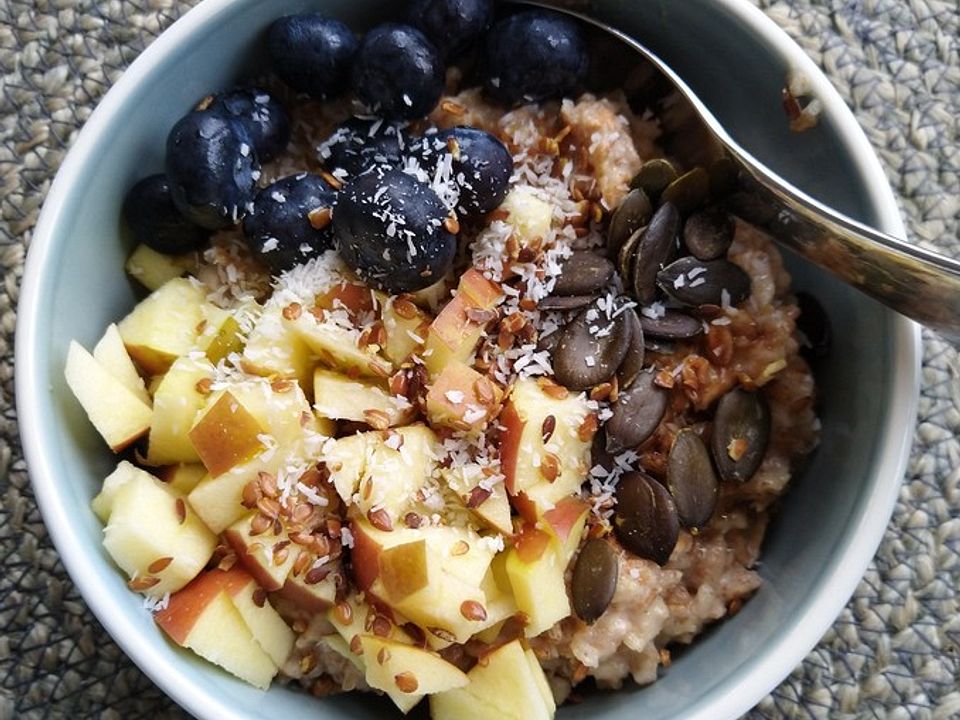 Porridge Bowl Mit Apfel Und Blaubeeren Von Mlaves Chefkoch