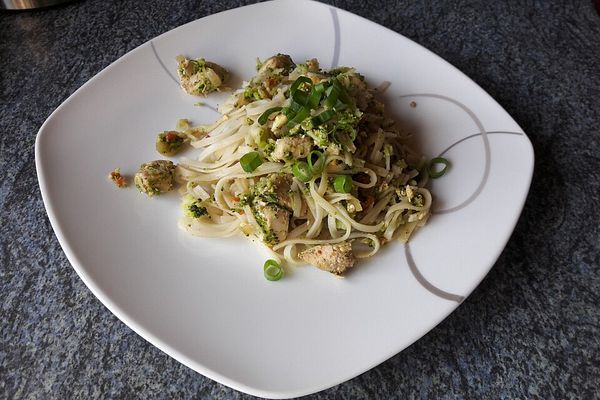 Spicy Asiatische H Hnchennudelpfanne Mit Brokkoli Von Chefkoch Isabel