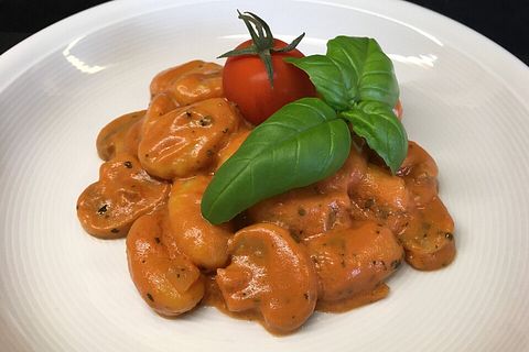 Gnocchi In Tomaten Champignon Pfanne Von Kruemmelmonster Chefkoch