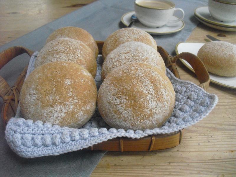 Brot Brötchen backen März 335972860