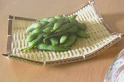 Edamame - grüne Sojabohnen (Bild)