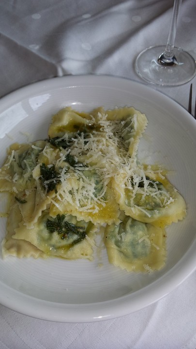 Ravioli mit Spinat-Ricotta in Salbei-Butter von ischilein | Chefkoch