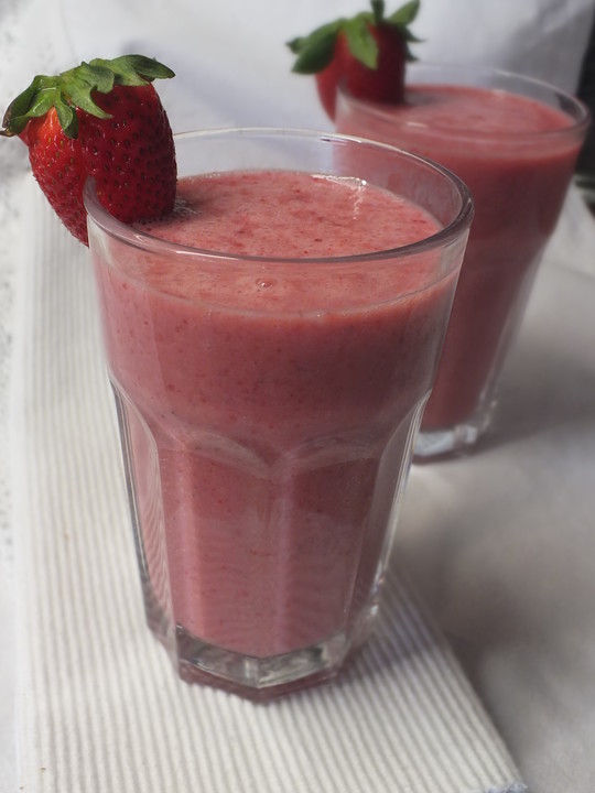 Erdbeer - Buttermilch Drink - Ein gutes Rezept | Chefkoch