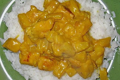 Hähnchen-Ananas-Curry mit Reis (Bild)