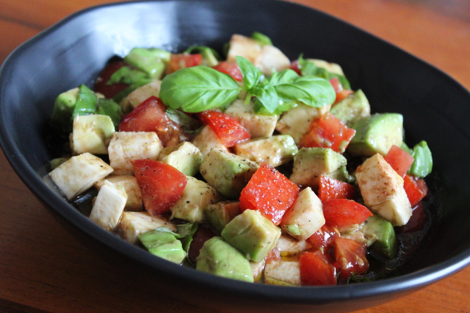 Avocado - Tomaten - Mozzarella - Salat von MrsJenny | Chefkoch