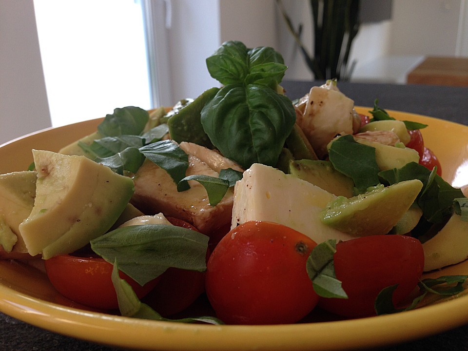 Avocado - Tomaten - Mozzarella - Salat von MrsJenny | Chefkoch
