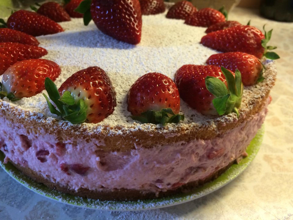 Vanille - Erdbeer - Torte à la Käse - Sahne von Seelenschein | Chefkoch