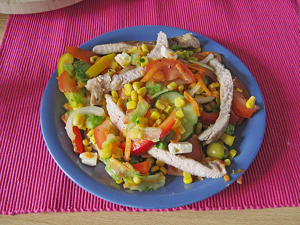 Bunter Salat mit Putenstreifen von CookingJulie | Chefkoch