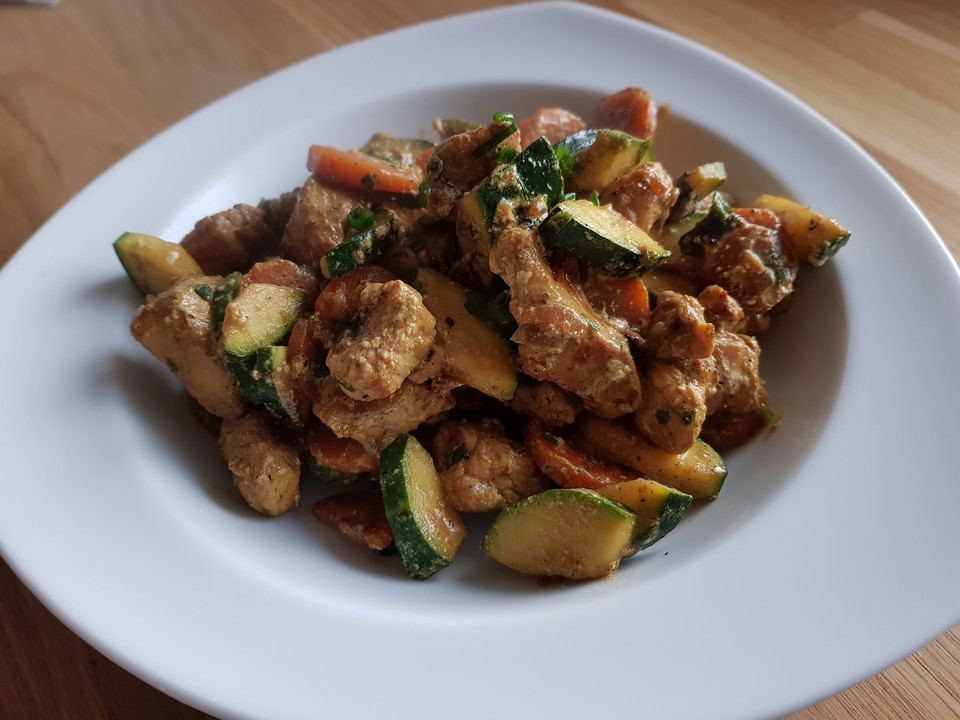 Schnelle Hähnchenbrust - Zucchini - Pfanne von schmausimausi | Chefkoch Schnelle Hähnchenbrust - Zucchini - Pfanne von schmausimausi | Chefkoch