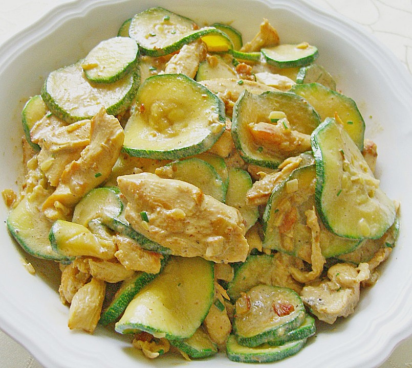 Schnelle Hähnchenbrust - Zucchini - Pfanne von schmausimausi | Chefkoch Schnelle Hähnchenbrust - Zucchini - Pfanne von schmausimausi | Chefkoch