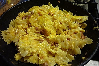 Altwiener Schinkenfleckerl, überbacken (Bild)