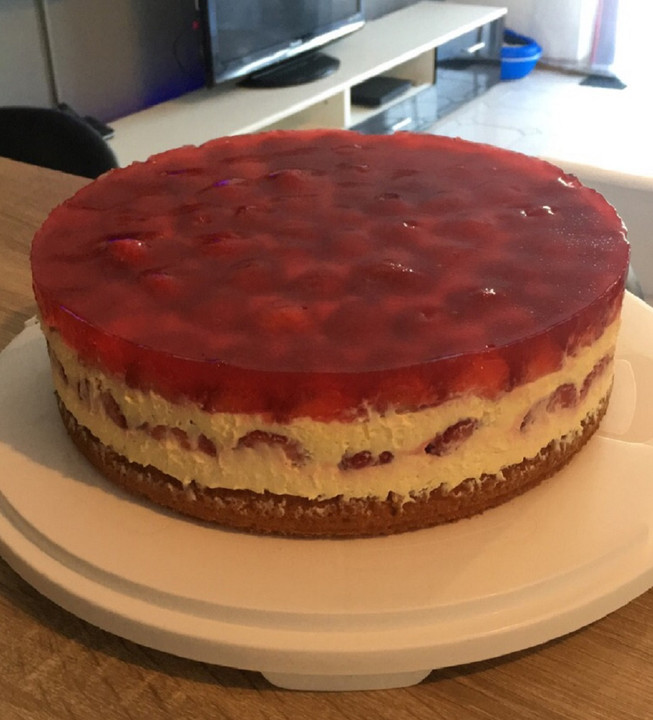 Erdbeer - Vanillecreme - Torte von susbil | Chefkoch