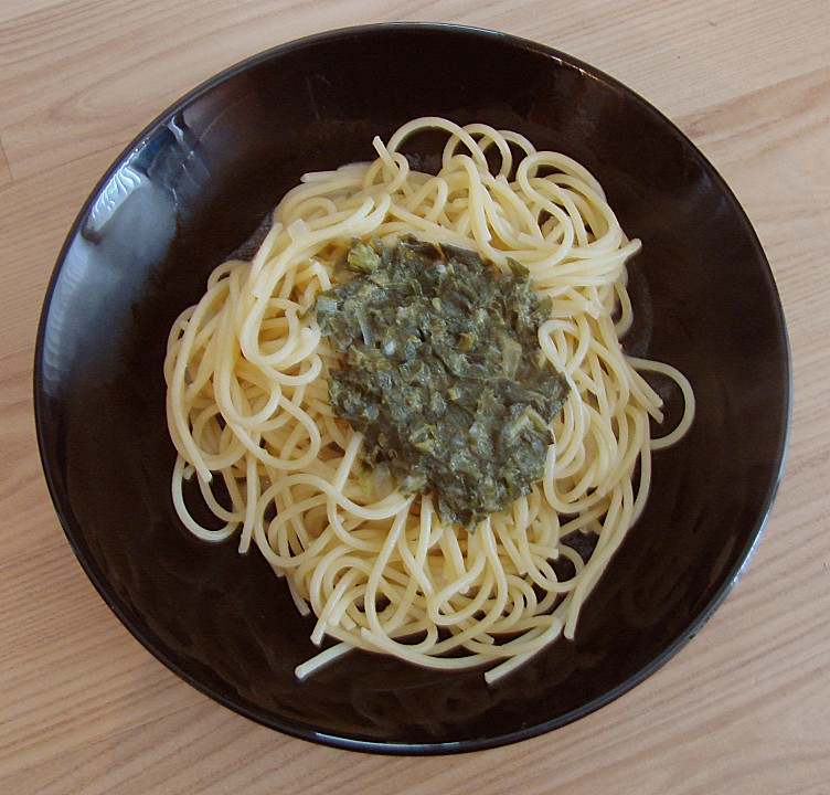 Spaghetti in Frischkäse - Spinat - Soße von Joannya02 | Chefkoch