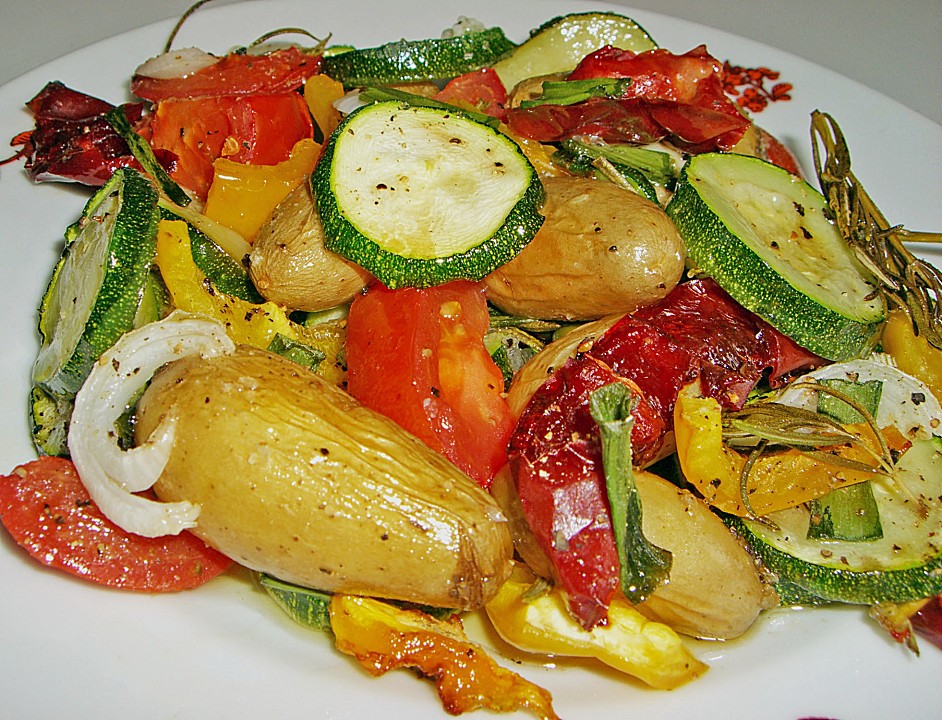Ofenkartoffeln mit mediterranem Gemüse von Kräuterjule | Chefkoch