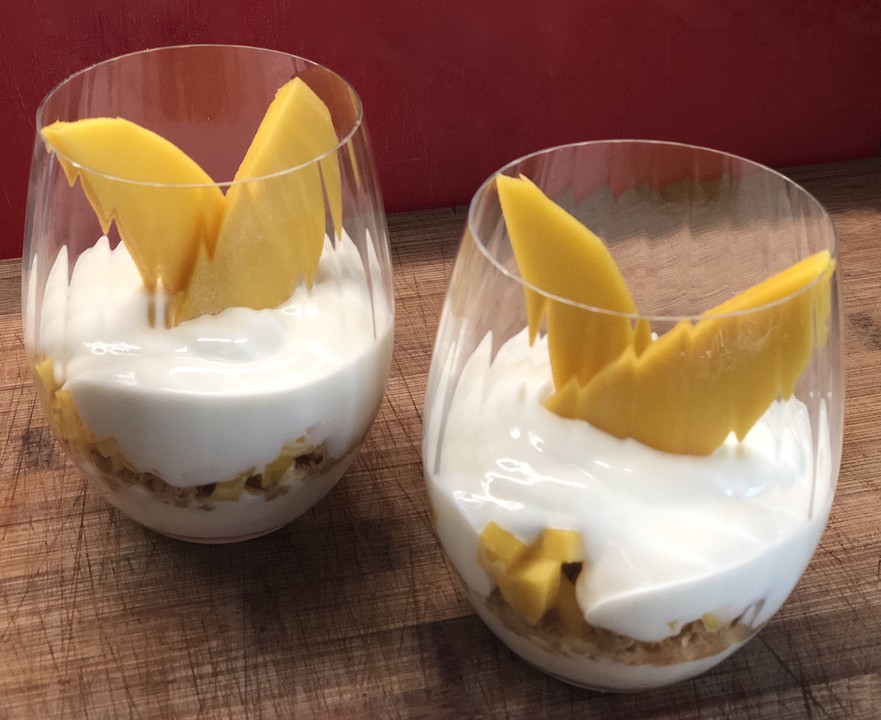 Mango - Quark - Dessert mit Walnüssen | Chefkoch