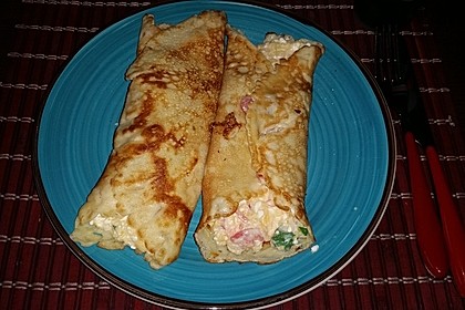 Sommerpfannkuchen mit Zucchini-Knoblauch-Frischkäse-Füllung (Bild)