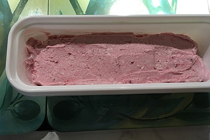 Joghurt-Vanille-Sahne-Eis (Bild)