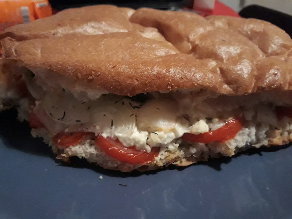 Fladenbrot mit Tomaten und Feta - Käse gefüllt von Daniela1603 | Chefkoch