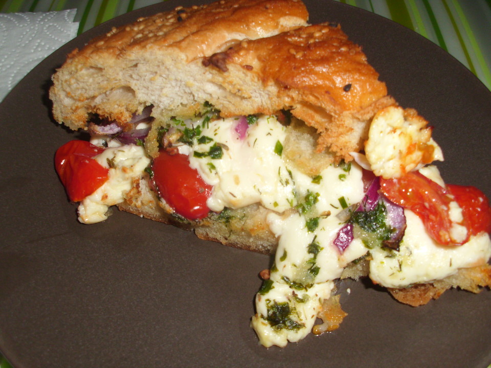 Fladenbrot mit Tomaten und Feta - Käse gefüllt von Daniela1603 | Chefkoch