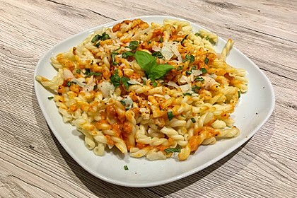 Creamy tomato pasta (Bild)