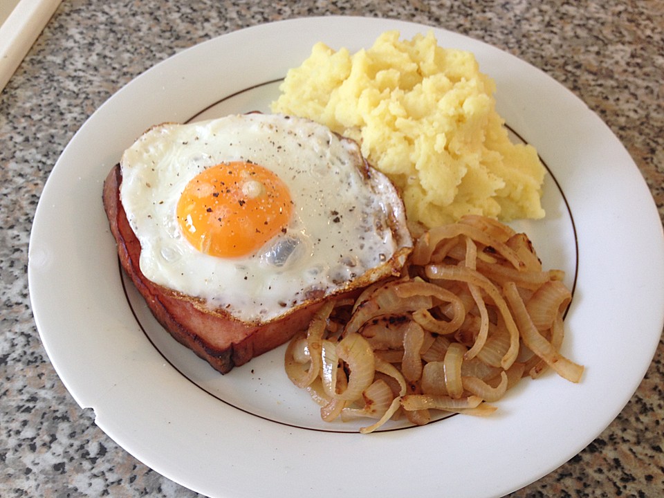 Leberkäse mit Zwiebeln und Spiegelei von susili101 | Chefkoch