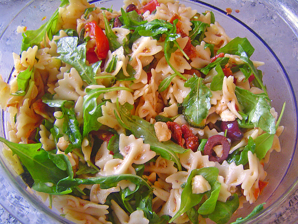 Der beste italienische Nudelsalat von minikruemelmonster | Chefkoch Der beste italienische Nudelsalat von minikruemelmonster | Chefkoch