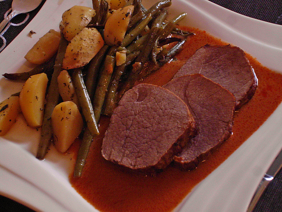 Rinderbraten mit grünen Bohnen und Kartoffeln von ...