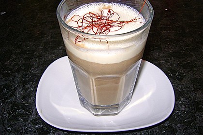 Latte Macchiato von getrüffeltem Maronensüppchen (Bild)