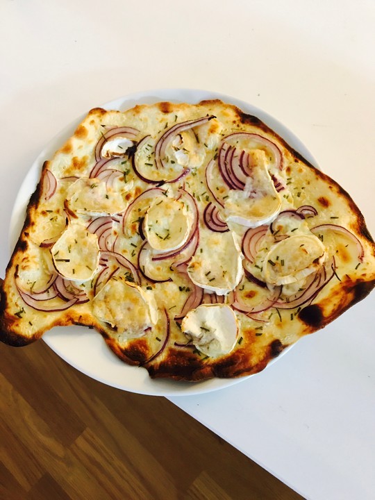 Flammkuchen mit Ziegenkäse, Rosmarin und Honig von karin67 | Chefkoch Flammkuchen mit Ziegenkäse, Rosmarin und Honig von karin67 | Chefkoch