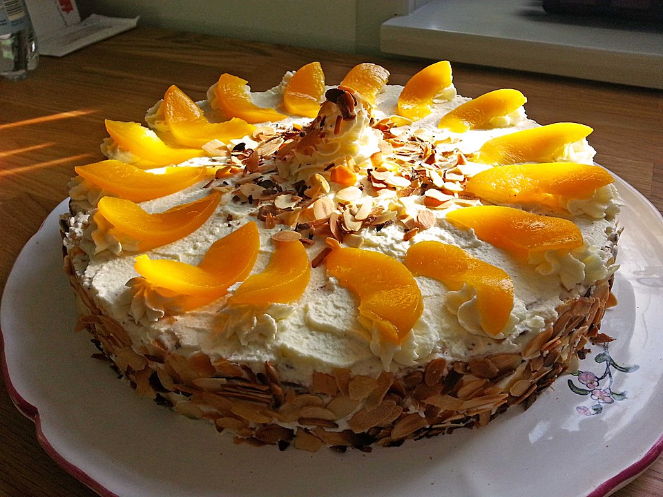 Knusprige Pfirsich - Sahne - Torte von daxi75 | Chefkoch.de