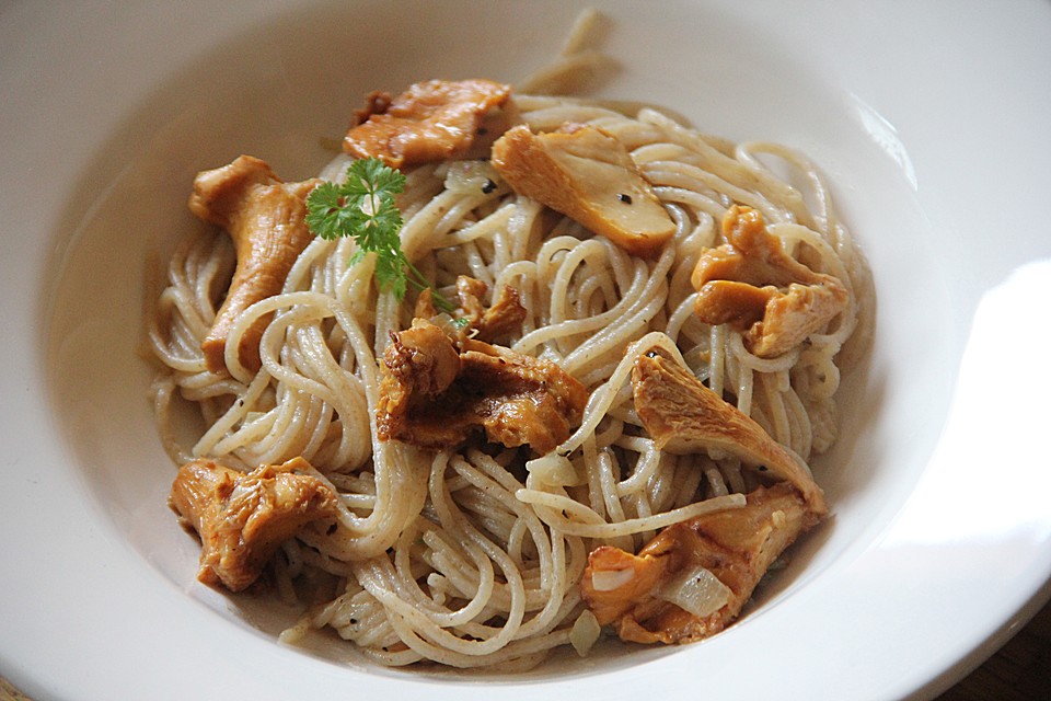 Spaghetti mit Pfifferlingen von plumbum | Chefkoch