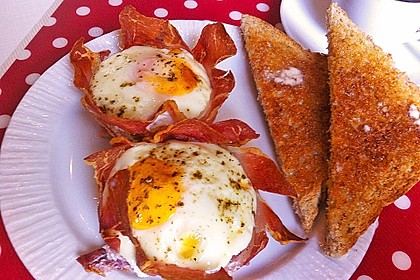 Frühstücksei im Schinkenmantel (Bild)