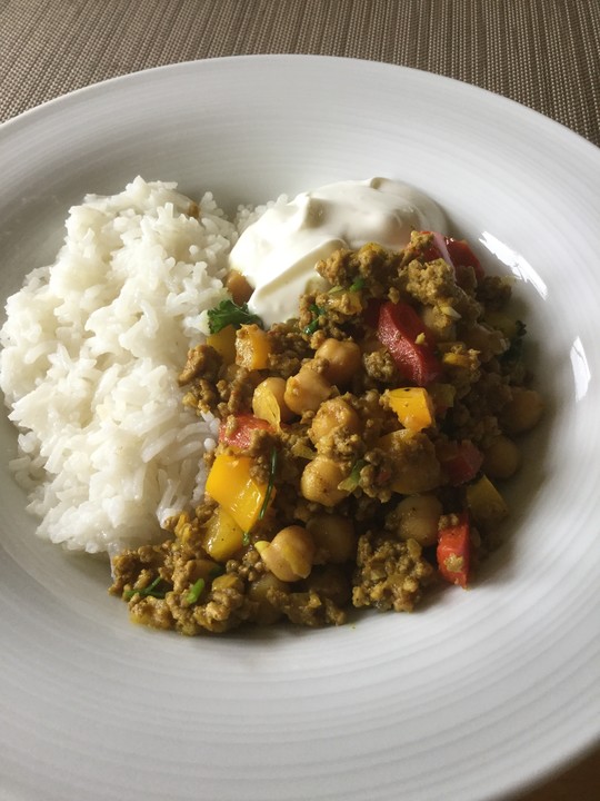 Hackfleisch-Reis-Pfanne mit Curry, Kichererbsen und Rosinen von amy76 ...