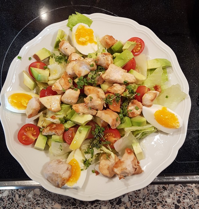 Avocado - Eier - Salat mit Putenstreifen von ulkig | Chefkoch