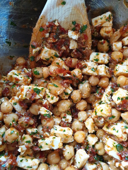 Kichererbsensalat mit getrockneten Tomaten und Feta von grisi | Chefkoch