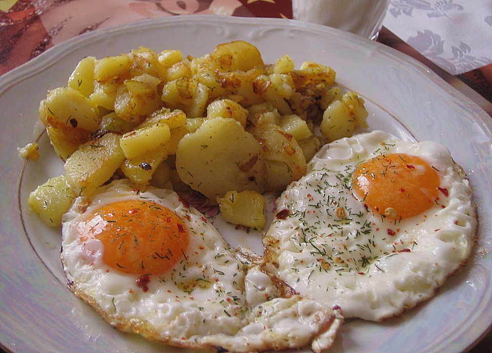 Bratkartoffeln mit Rühr- oder Spiegelei von Marben | Chefkoch.de