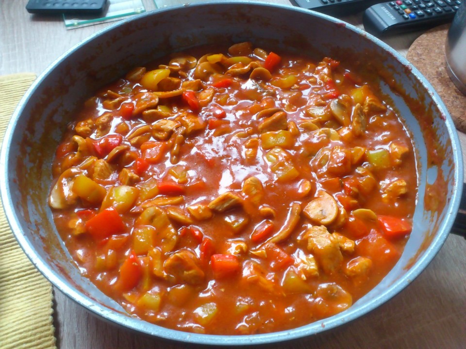 Scharfes Putengulasch von kathie | Chefkoch Scharfes Putengulasch von kathie | Chefkoch