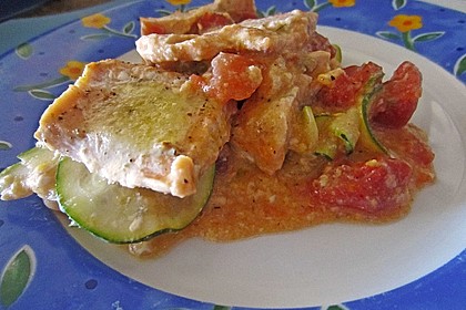 1a Lachs mit Zucchini und Tomaten (Bild)