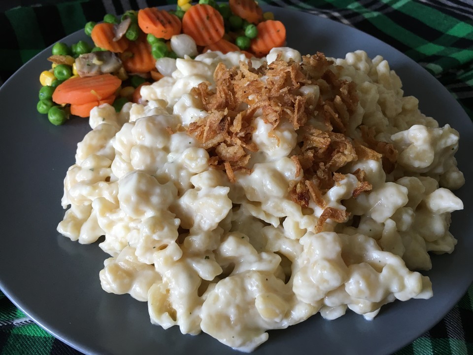 Cremige Käsespätzle, mit Röstzwiebeln von artshy | Chefkoch.de