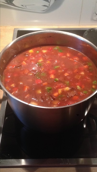 Ungarische Gulaschsuppe von suri5 | Chefkoch Ungarische Gulaschsuppe von suri5 | Chefkoch